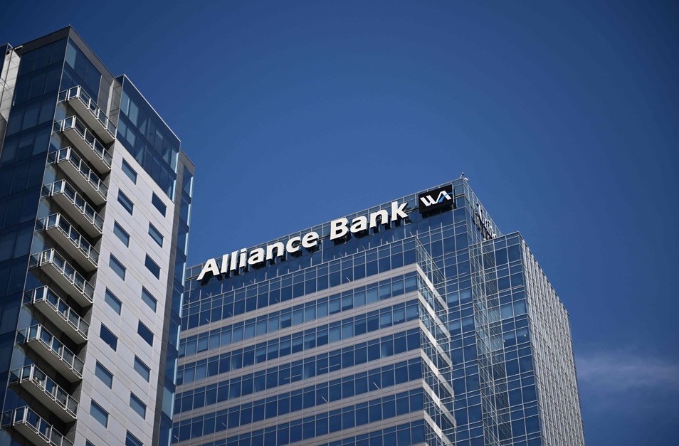 Building Secure, Compliant & Intelligent Communication Foundation for Global Financial Institutions